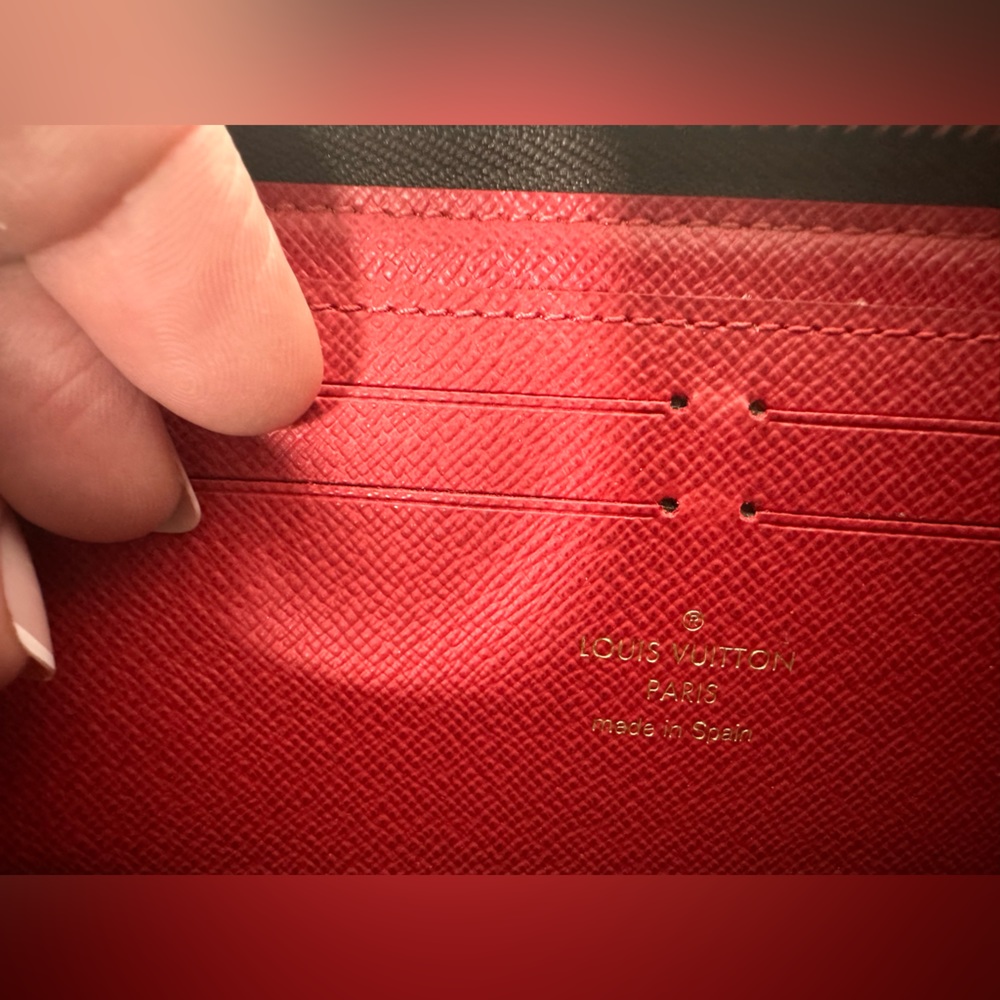 !!SOLD!!Louis Vuitton Damier Clemence Wallet - Picture 9 of 10